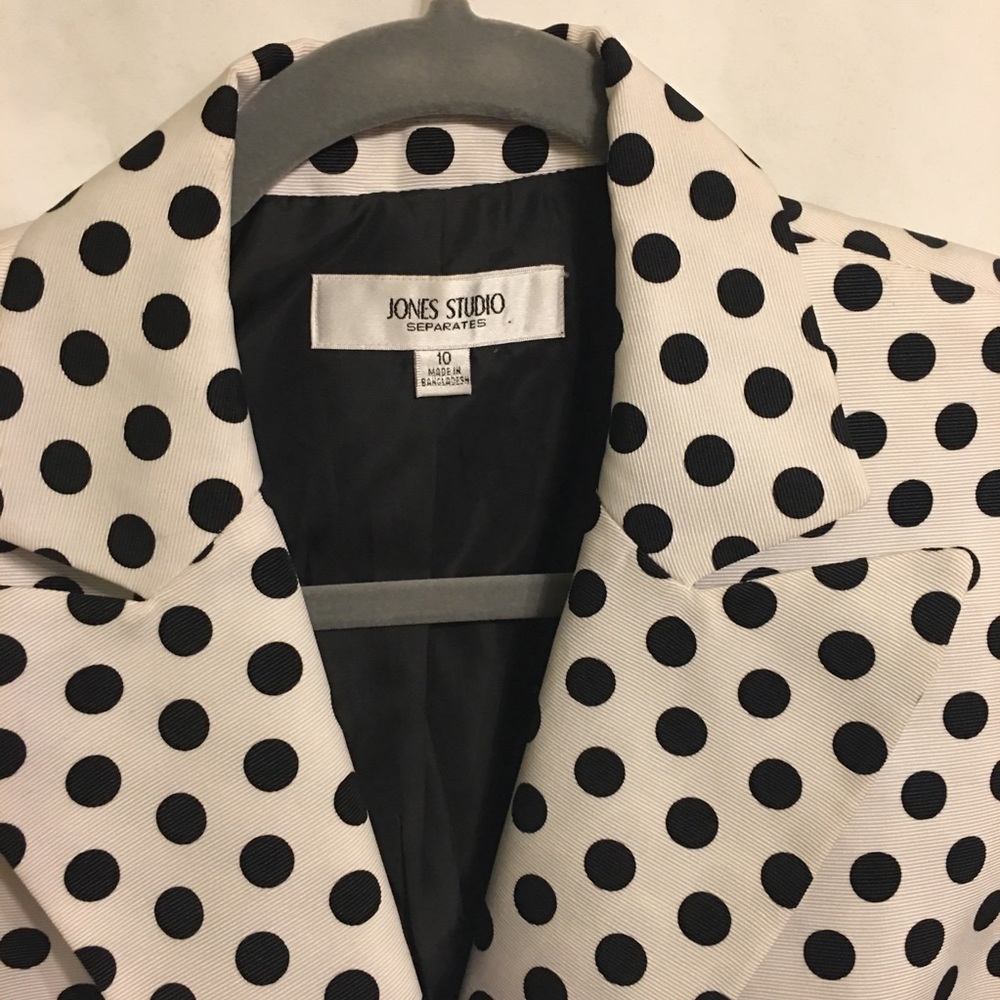 Blazer - Picture 6 of 8
